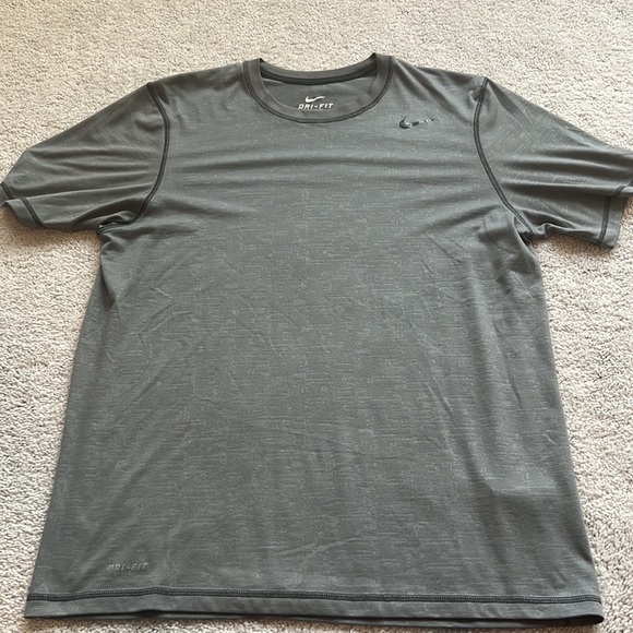 For Bundle - Mens Nike Dri-Fit top - Picture 2 of 6